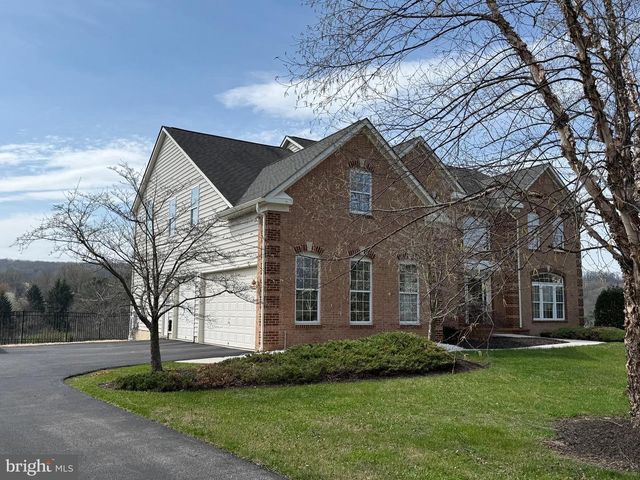 40 FAWN HILL RD, Hanover, PA 17331