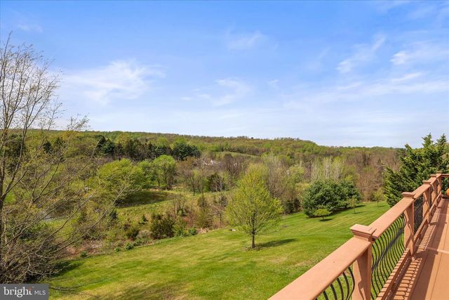 40 FAWN HILL RD, Hanover, PA 17331