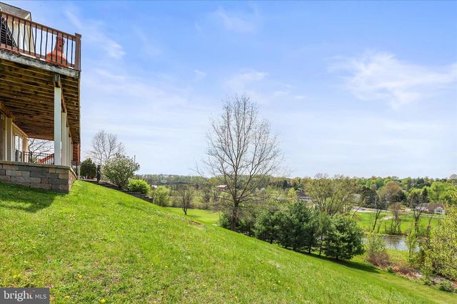 40 FAWN HILL RD, Hanover, PA 17331
