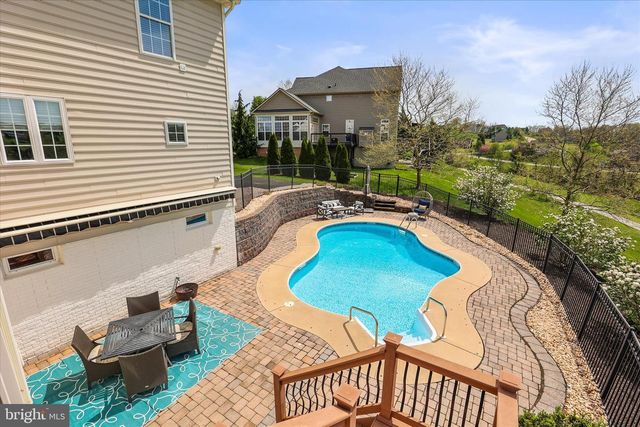 40 FAWN HILL RD, Hanover, PA 17331