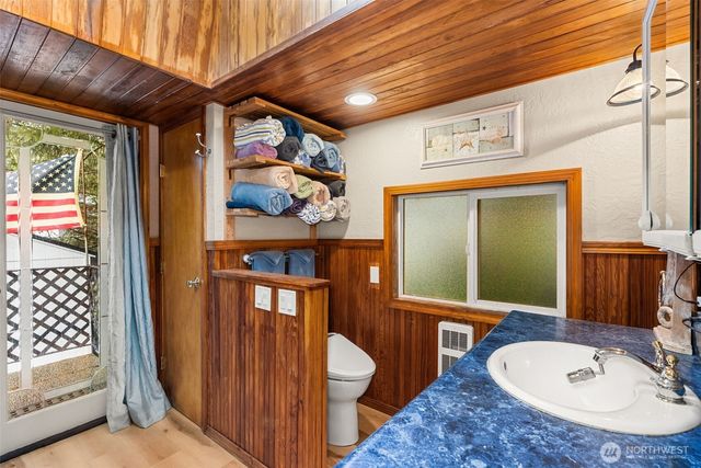 204 Ocean Boulevard, Ocean City, WA 98569