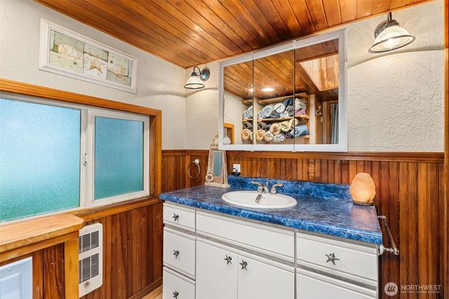 204 Ocean Boulevard, Ocean City, WA 98569