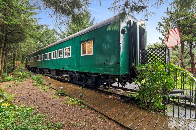 204 Ocean Boulevard, Ocean City, WA 98569