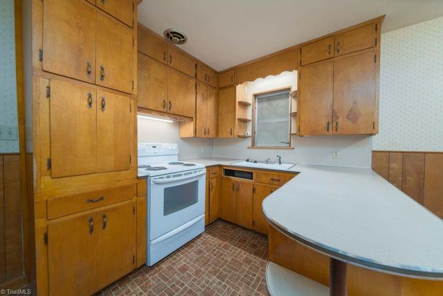223 Hedgecock Road, High Point, NC 27265