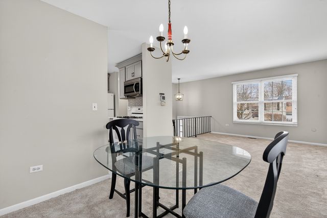 1847 Brighton Circle, Aurora, IL 60506