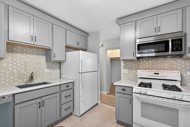 1847 Brighton Circle, Aurora, IL 60506