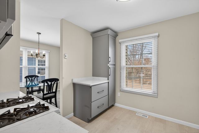 1847 Brighton Circle, Aurora, IL 60506