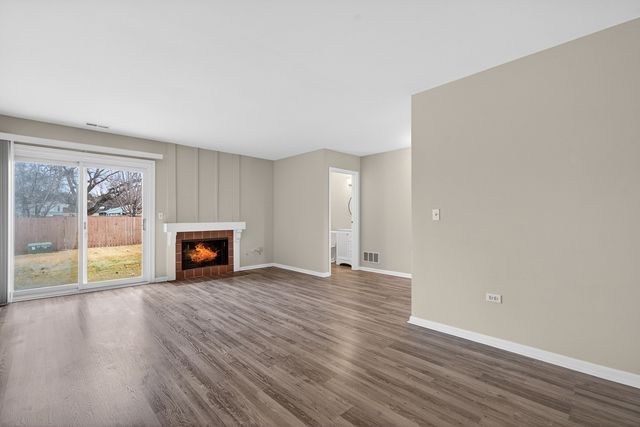 1847 Brighton Circle, Aurora, IL 60506