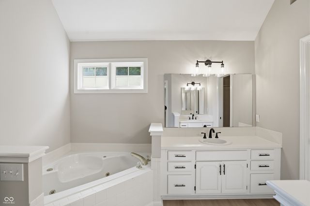 7160 Koldyke Drive, Fishers, IN 46038