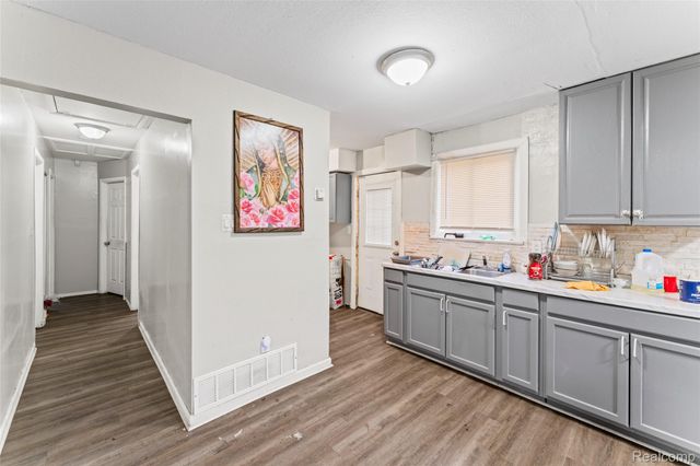 1444 S Liddesdale Street, Detroit, MI 48217