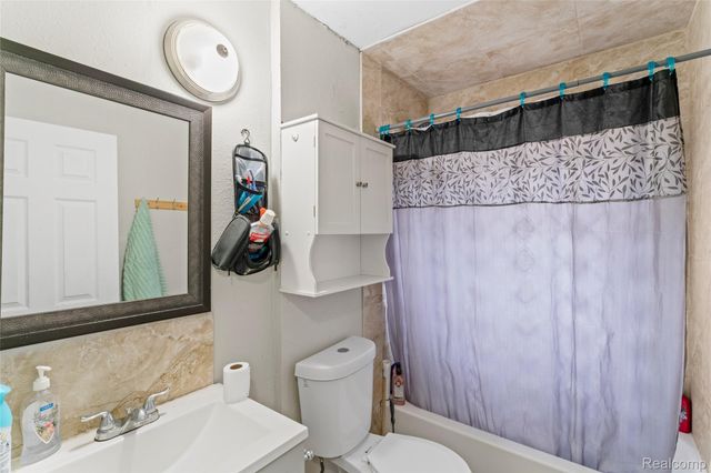 1444 S Liddesdale Street, Detroit, MI 48217