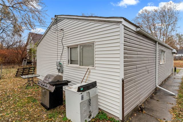 1444 S Liddesdale Street, Detroit, MI 48217