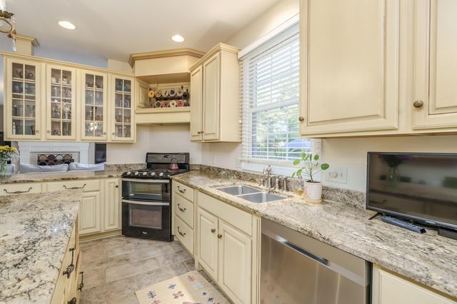 8272 Bainbridge Drive, Texas Twp, MI 49071