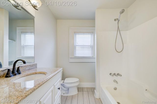 502 E LEWISTON Avenue, Ferndale, MI 48220