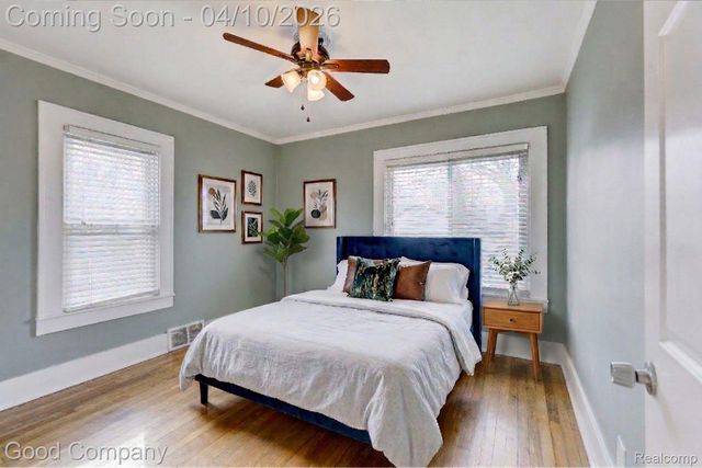 502 E LEWISTON Avenue, Ferndale, MI 48220