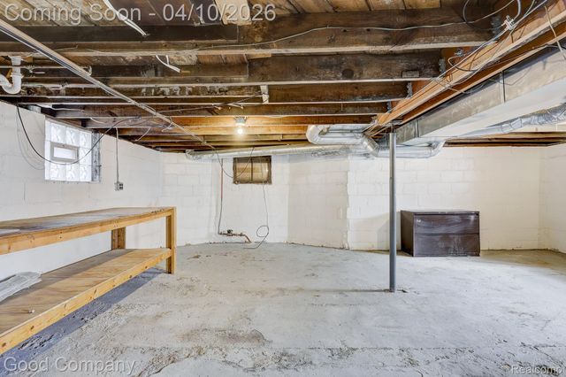 502 E LEWISTON Avenue, Ferndale, MI 48220