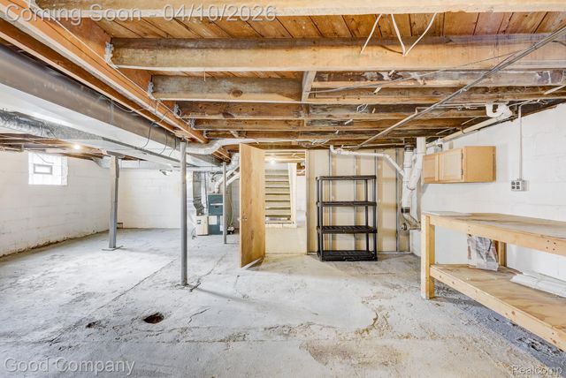 502 E LEWISTON Avenue, Ferndale, MI 48220