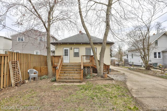 502 E LEWISTON Avenue, Ferndale, MI 48220