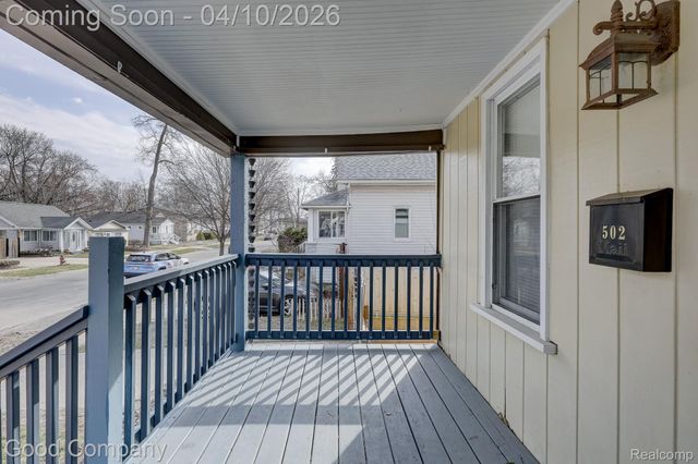 502 E LEWISTON Avenue, Ferndale, MI 48220