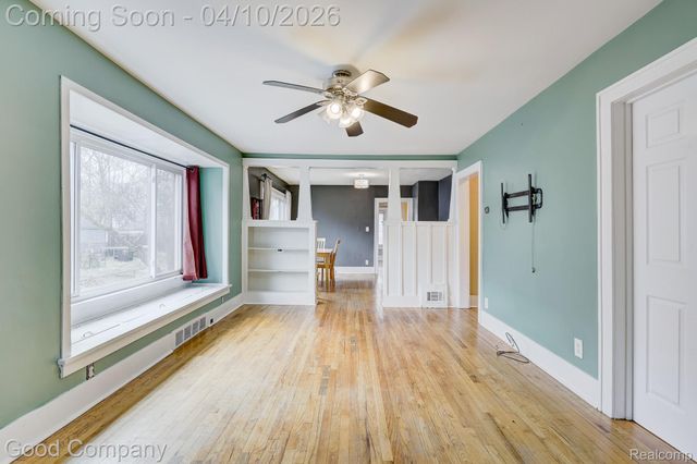 502 E LEWISTON Avenue, Ferndale, MI 48220