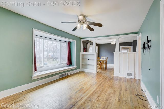 502 E LEWISTON Avenue, Ferndale, MI 48220