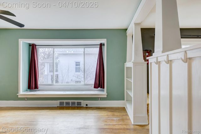 502 E LEWISTON Avenue, Ferndale, MI 48220