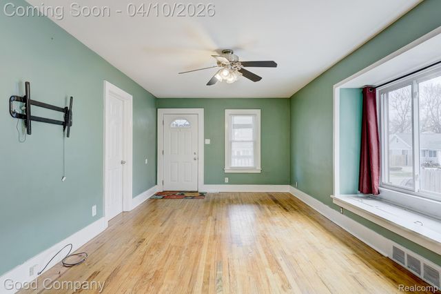 502 E LEWISTON Avenue, Ferndale, MI 48220