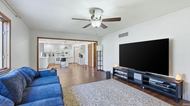 1527 Channel Court, Fort Wayne, IN 46825