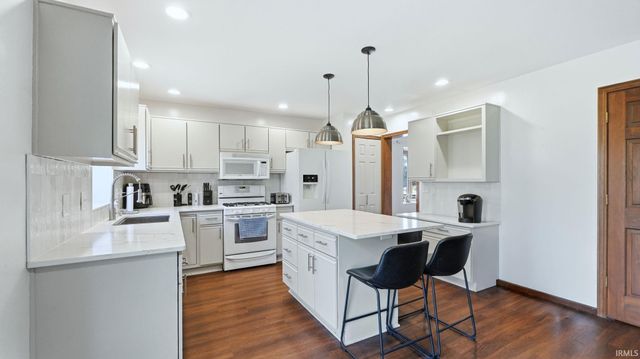 1527 Channel Court, Fort Wayne, IN 46825