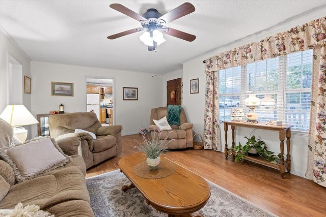 9842 Walnut Street, Soddy Daisy, TN 37379