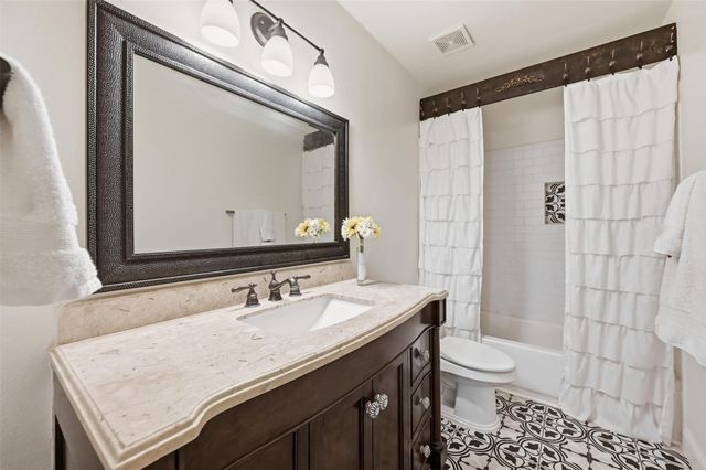 2240 Cottonwood Court, Midlothian, TX 76065