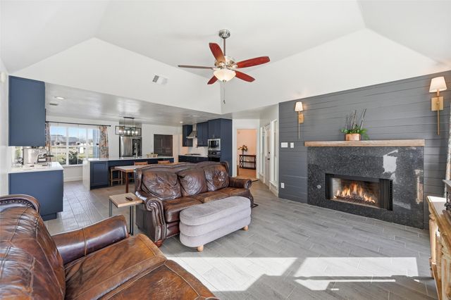 2240 Cottonwood Court, Midlothian, TX 76065