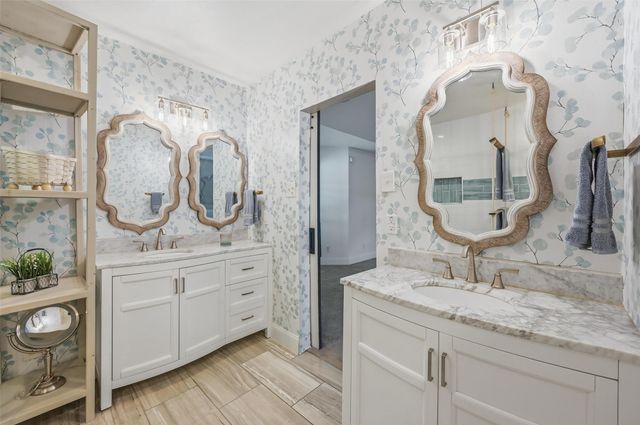 2240 Cottonwood Court, Midlothian, TX 76065