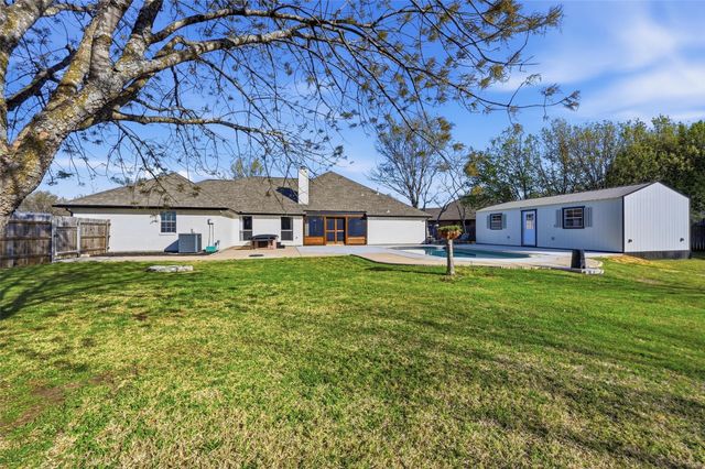 2240 Cottonwood Court, Midlothian, TX 76065