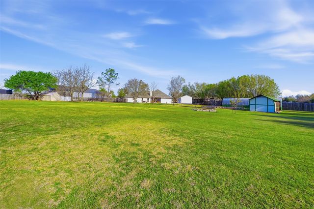 2240 Cottonwood Court, Midlothian, TX 76065