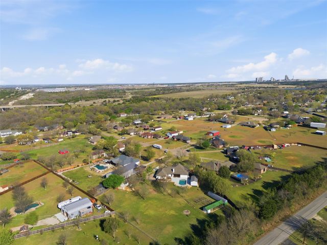 2240 Cottonwood Court, Midlothian, TX 76065