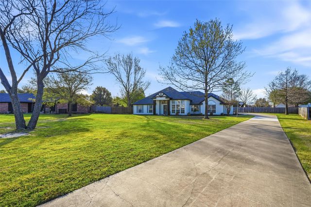 2240 Cottonwood Court, Midlothian, TX 76065