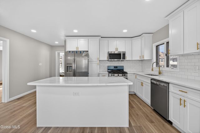 209 Elmer Avenue, Schenectady, NY 12308