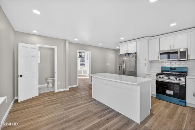 209 Elmer Avenue, Schenectady, NY 12308