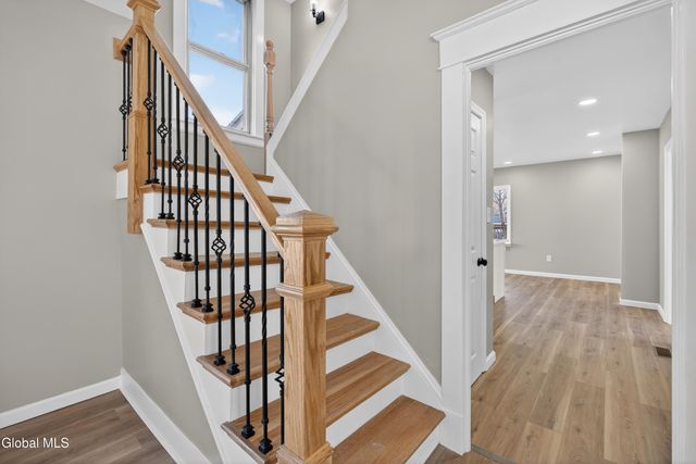 209 Elmer Avenue, Schenectady, NY 12308