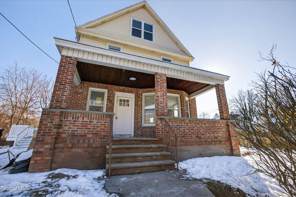 209 Elmer Avenue, Schenectady, NY 12308