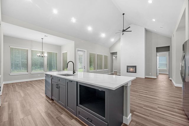1503 Northern Dr, Dayton, TX 77535