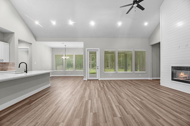 1503 Northern Dr, Dayton, TX 77535