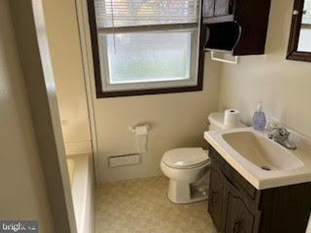 416 MAGNOLIA RD, Mount Laurel, NJ 08054