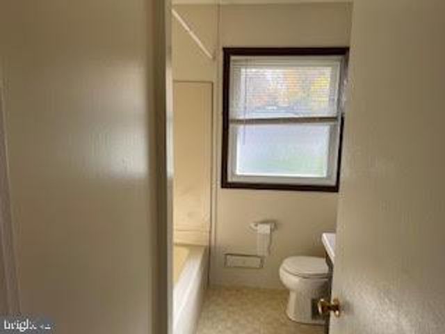 416 MAGNOLIA RD, Mount Laurel, NJ 08054