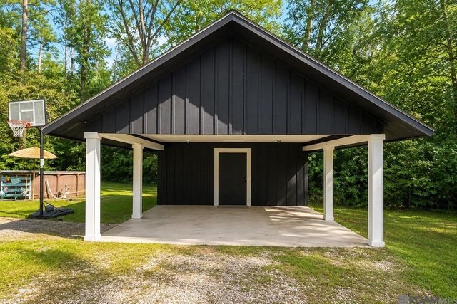 13680 Hartman Ln, Walker, LA 70785