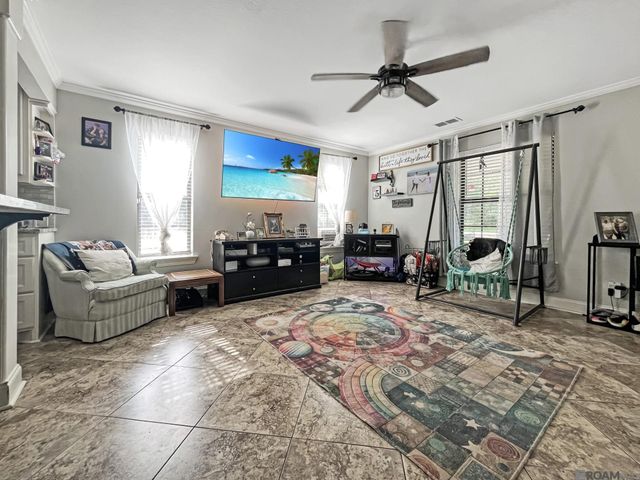 13680 Hartman Ln, Walker, LA 70785