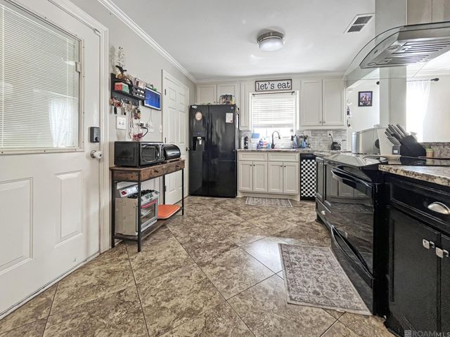 13680 Hartman Ln, Walker, LA 70785
