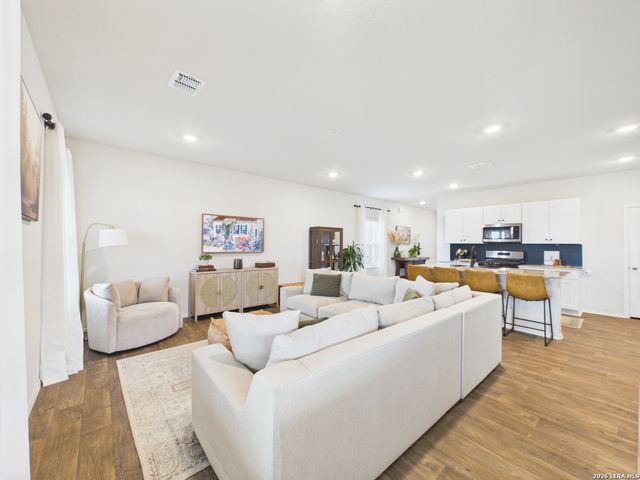 177 Legendary Trail, Floresville, TX 78114