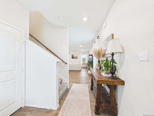 177 Legendary Trail, Floresville, TX 78114